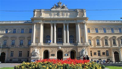 ما مصير الطلاب المصريين العائدين من أوكرانيا بشأن اختبار مزاولة المهنة؟ 