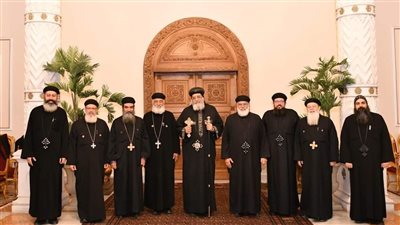 البابا تواضروس الثاني يستقبل كهنة كنيسة الملاك بشيراتون 