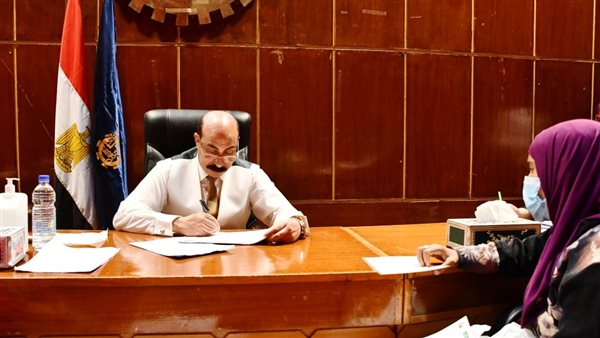 محافظ أسوان