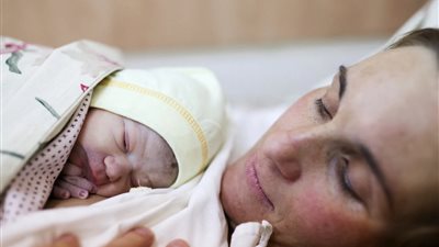  ولادة تحت نيران القصف.. صرخات حديثي الولادة بأوكرانيا تتحدى ويلات الحرب