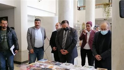 أمين المجلس الأعلى للثقافة يفتتح معرض الكتاب المسرحي