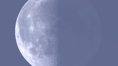 قمر التربيع الأخير لشهر شعبان يزين سماء الوطن العربي الليلة