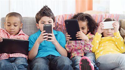 تعرف على العلاقة بين استخدامات وسائل التواصل الاجتماعي ونسب الانتحار | دراسة 