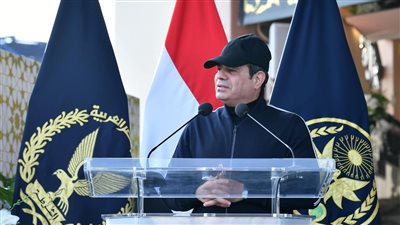 السيسي: نعيش على مساحة أرض ضئيلة والمفروض نتمدد في المليون كيلو