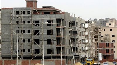 خبير عقاري: سوق العقارات يشهد حالة ارتباك ما بين رفع الأسعار وتأجيل بيع الوحدات