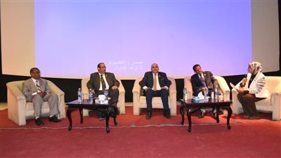 رئيس جامعة الأقصر يشهد ختام فعاليات الأسبوع البيئي الثاني | صور