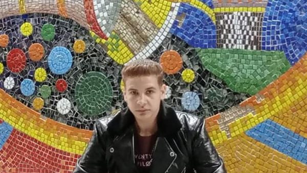 مصرع طالب اختناقا