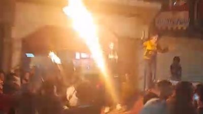 بالشماريخ.. احتفالات هستيرية بالإسكندرية عقب الفوز على السنغال | بث مباشر