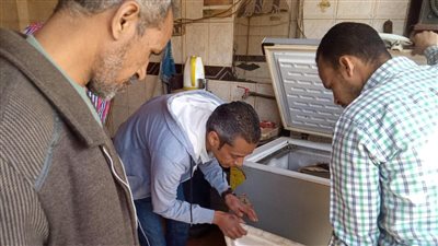 إعدام 700 كيلو أغذية غير صالحة للاستهلاك الأدمي في أسوان 