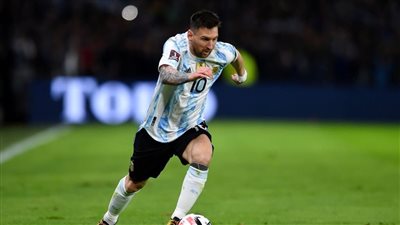 ميسي يكشف حقيقة اعتزاله اللعب الدولي بعد كأس العالم في قطر 2022