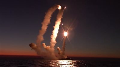 الجيش الروسي يشن هجوما صاروخيا على أوكرانيا بصواريخ كاليبر المجنحة | فيديو