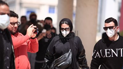 دنيا سمير غانم ورامي رضوان يشاركان في تشييع جثمان أحمد حلاوة |صور