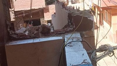 تضرر 30 فردًا في انهيار جزئي لعقار من 5 طوابق بالغربية