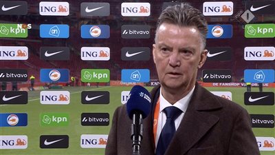 الفرق الأوروبية تدعم فان خال بعد إصابته بالسرطان 