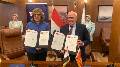 محافظ بورسعيد يوقع بروتوكول تعاون مع بنك التنمية الصناعية لتشغيل مول الفرما | صور وفيديو 