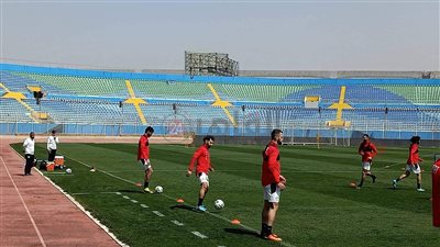 جلسة لـ محمد صلاح مع لاعبي المنتخب.. وجبر وربيعة يظهران في المران الجماعي