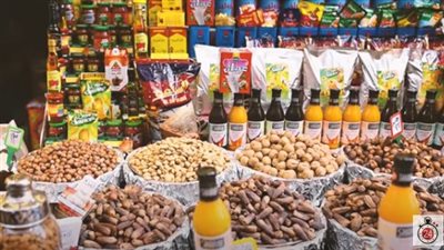 بائع ياميش رمضان: بنجهز من شهر فات والأسعار زادت.. البلح من 20 لـ 45 جنيهًا والسوبيا تبدأ من 60 | فيديو