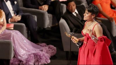 بعد فوزها بالأوسكار.. أريانا ديبوز: احتفل بكوني إمرأة مثلية لاتينية وجدت قوتي من خلال الفن