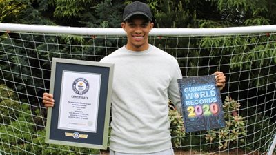 لاعب ليفربول يدخل موسوعة جينيس للأرقام القياسية