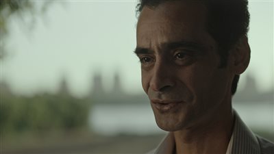 هل يتحامل بين بحرين على الرجل؟