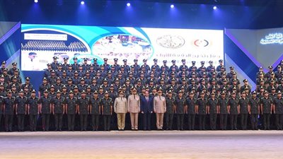 تفاصيل حفل تخرج الدفعة الأولى من كلية الطب بالقوات المسلحة بحضور السيسي (صور)