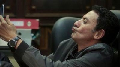 فتحي عبد الوهاب ينشر صورته بشخصية الجوكر.. ويُعلق: قريبًا (صورة)