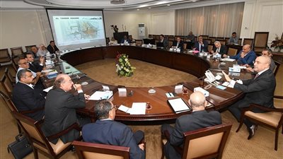 مسلة وأشجار زيتون.. وزير الإسكان يتابع الخطوات التنفيذية لمشروع تطوير ميدان التحرير