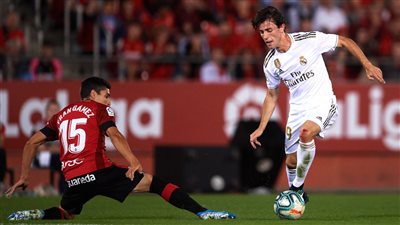 جدول ترتيب الدوري الإسباني بعد خسارة ريال مدريد أمام مايوركا.. برشلونة في الصدارة