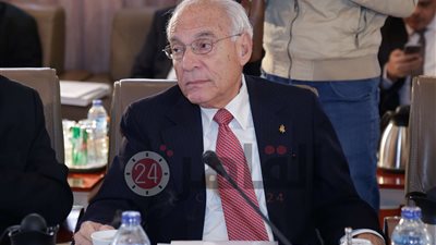 فاروق الباز عن إطلاق اسمه على كويكب حديث: “والله ما شوفته”