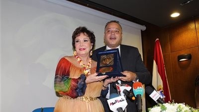 قصر السينما يكرم لبلبة على مشوارها الفني (صور)