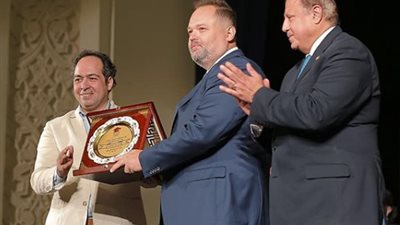 القاهرة الدولي للمسرح يطلق اسم محمود عبد العزيز على دورته الثالثة (صور)