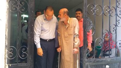 الإهمال يُطيح بمدير مستشفى منيا القمح بالشرقية.. والمحافظ: «الناس تستحق خدمة أفضل» (صور)