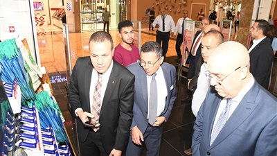 وزير الإسكان يتفقد مول “سيتي سنتر ألماظة” الذى افتتح مؤخراً (صور)