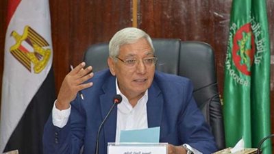 رغم الغرق وانهيار العقارات.. محافظ الدقهلية يطالب المواطنين بـ”عدم الانزعاج” من الأمطار