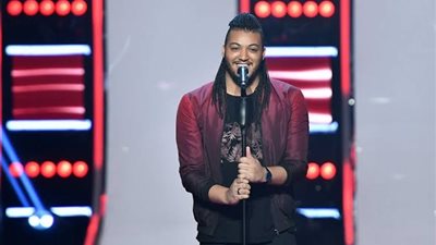 محمد حماقي يختار فهد مفتخر للعروض المباشرة بـ”The voice” (فيديو)