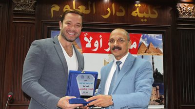 جامعة القاهرة تُكرم الإعلامي تامر شلتوت (صور)
