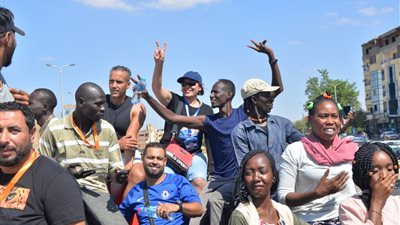 فرق الأفروصينى تجوب شوارع محافظة أسوان (صور)