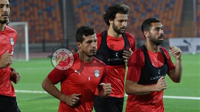 محمود علاء وطارق حامد ينتظمان في تدريبات المنتخب اليوم