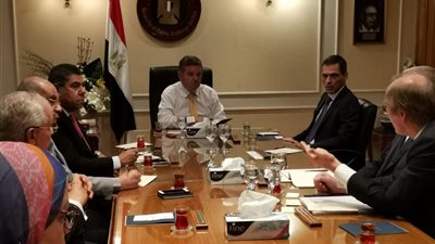 خلال لقاء وزير قطاع الأعمال.. مجموعة عالمية تشيد بمشروع جسور وتبدي رغبتها للتعاون
