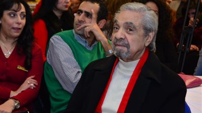 مصدر ينفي وفاة الفنان الكبير سمير الإسكندراني بعد تعرضه لوعكة صحية (خاص)