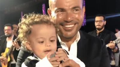 ظهر مع عمرو دياب وتامر حسني.. تعرف على قصة نوح طفل متلازمة داون صديق المشاهير (صور)