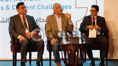 السناوي: الصحافة أصبحت سيئة السمعة بسبب تضييق المجال العام