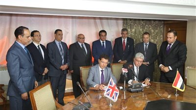 هندسة عين شمس تعلن حصول أول طالب على شهادة مزدوجة مع إيست لندن (صور)