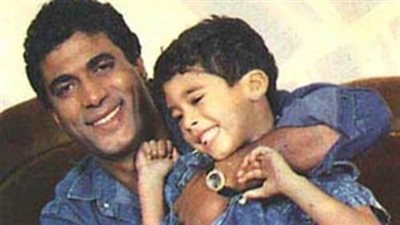 “أنا مُبتلى بالوحدة زي والدي”.. هيثم أحمد زكي ظل يعاني في حياته من فقدان الأحبه (فيديو)