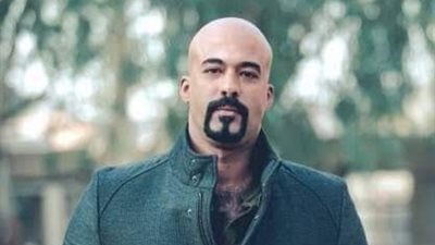 “عمرو يوسف والسعدني”.. نجوم تواجدوا في منزل هيثم أحمد زكي بعد وفاته