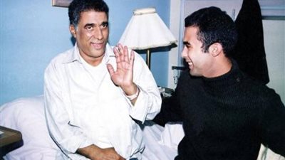 “اللي خلف مات عادي”.. هيثم أحمد زكي عاش مُطارد بشبح المقارنة بوالده حتى النهاية (صور وفيديو)