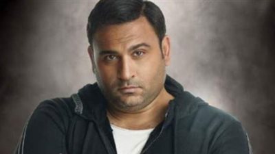 أكرم حسني يعلن عن وفاة والده ومكان صلاة الجنازة (صورة)