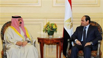 السيسى يستقبل ملك البحرين في مطار القاهرة الدولي