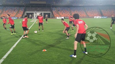 منتخب مصر الأوليمبي يبدأ عمليات الأحماء قبل مواجهة مالي في افتتاح بطولة إفريقيا