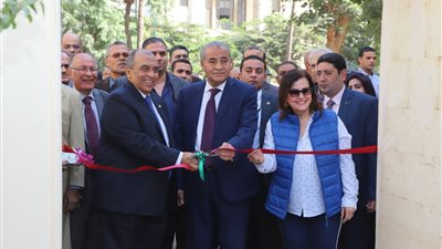 وزيرا الزراعة والتموين يفتتحان معرض زهور الخريف بالمتحف الزراعي المصري (صور)